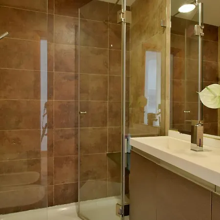 Plum Guide - Monstera Apartment Lissabon